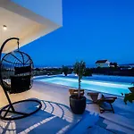 Seascape With Private Pool Villa *
