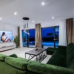 Seascape With Private Pool