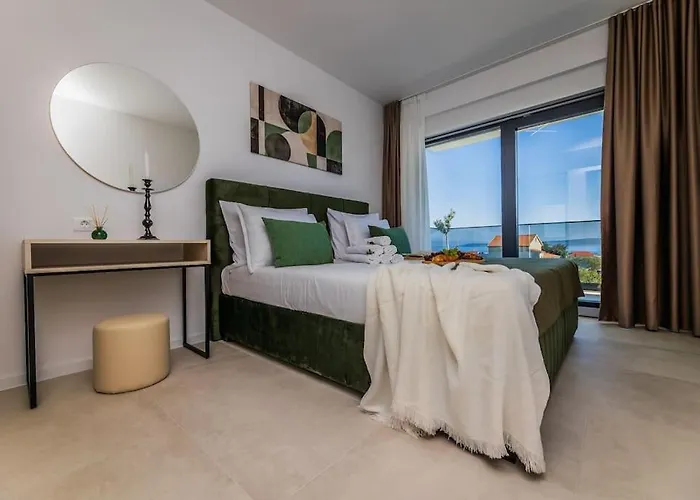 Seascape With Private Pool *