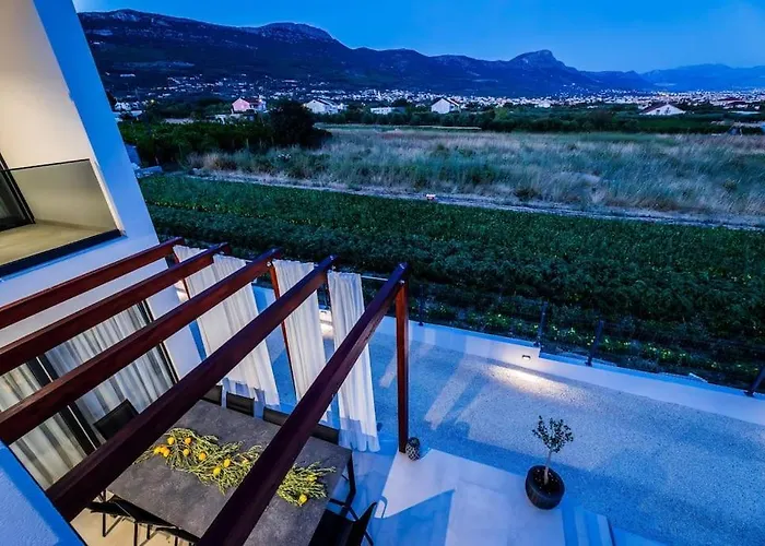 Seascape With Private Pool Willa
