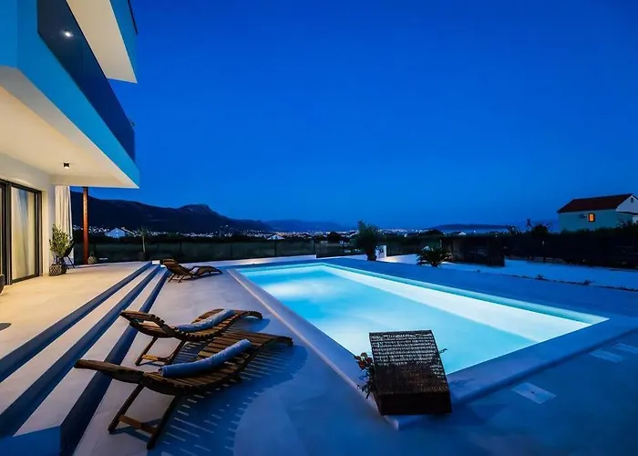 Willa Seascape With Private Pool Kaštel Novi