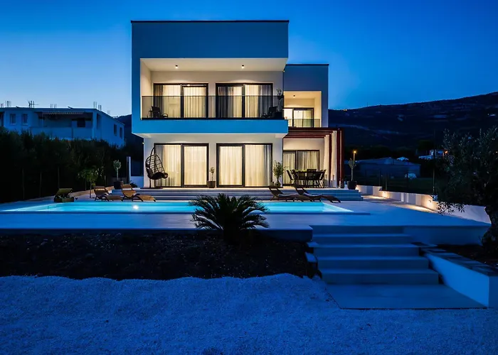 Seascape With Private Pool