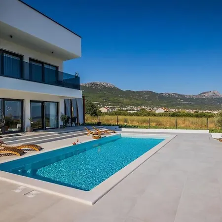 Seascape With Private Pool فيلة