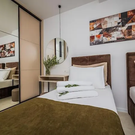 Seascape With Private Pool Kaštel Novi