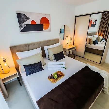 Seascape With Private Pool *