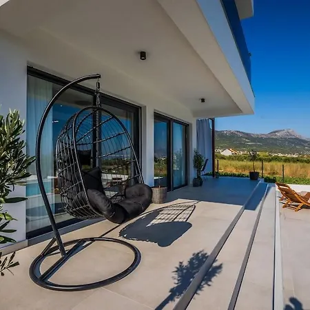 Seascape With Private Pool Kaštel Novi