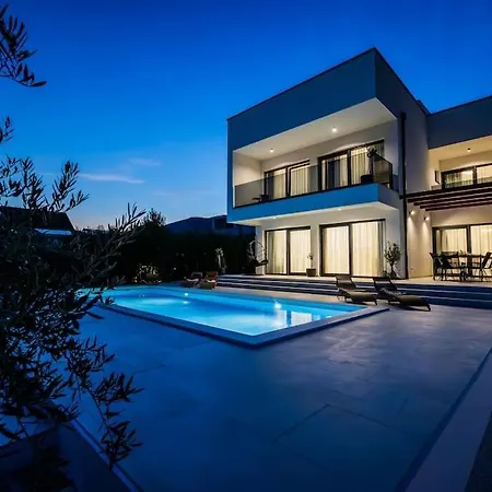 فيلة Seascape With Private Pool Kaštel Novi