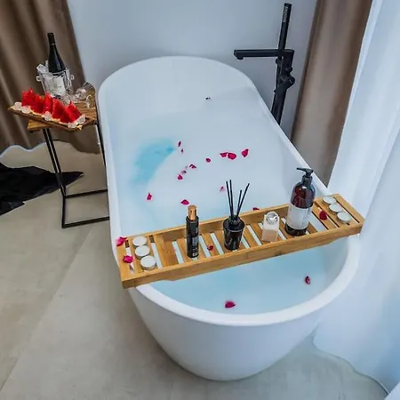 Seascape With Private Pool *