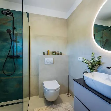 فيلة Seascape With Private Pool Kaštel Novi