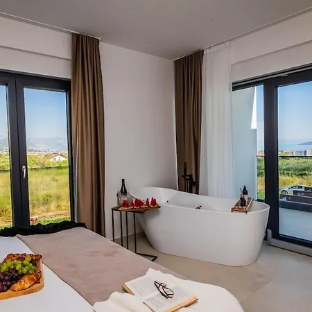 Seascape With Private Pool * Kaštel Novi