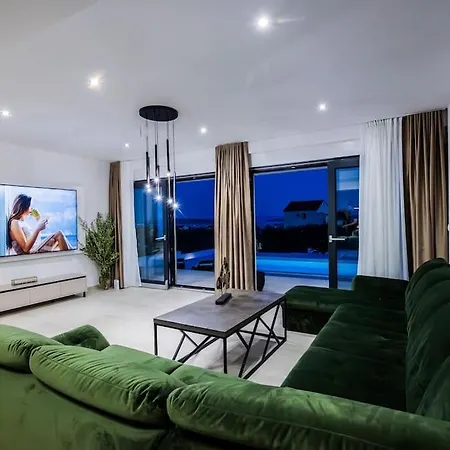 Seascape With Private Pool