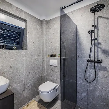 Seascape With Private Pool * Kaštel Novi