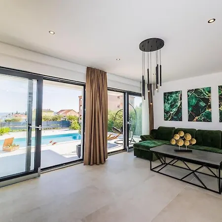 فيلة Seascape With Private Pool *