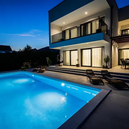 فيلة Seascape With Private Pool