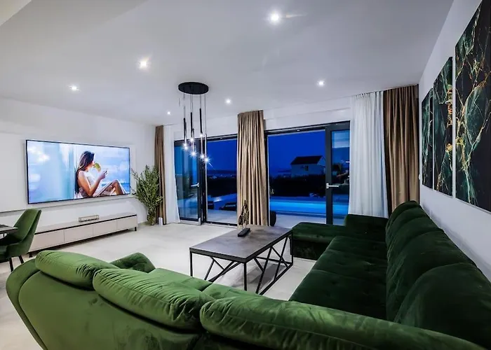 Seascape With Private Pool